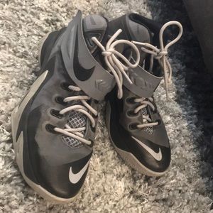 NKE S-8 LRJ6 AK/OH US 330/503 Grey+black size7Y